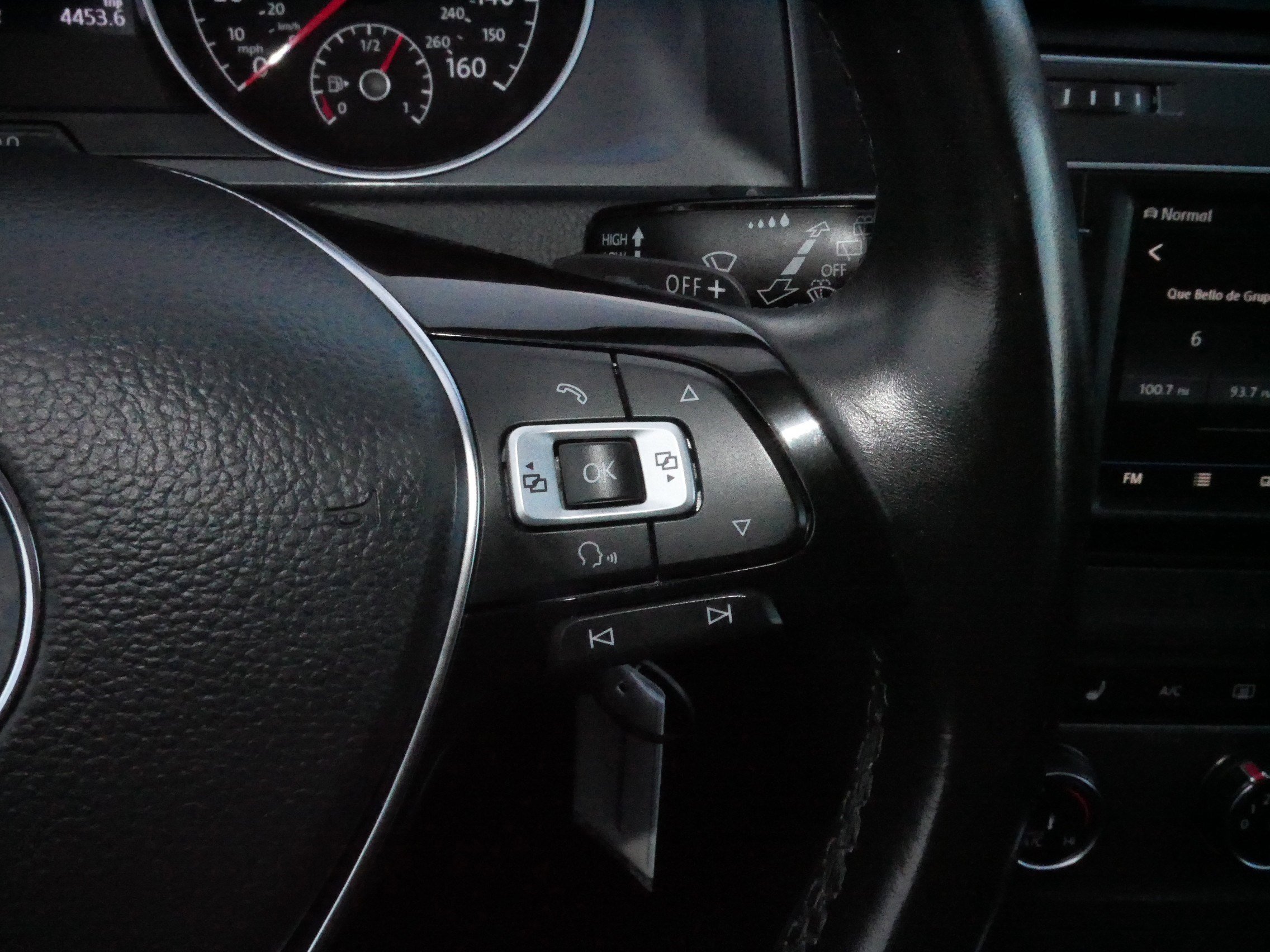 Used 2017 Volkswagen Golf Alltrack S image 25