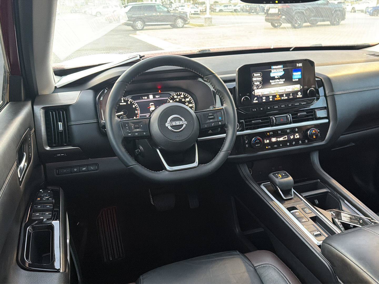 Used 2022 Nissan Pathfinder Platinum w/ Cargo Package FWD image 20