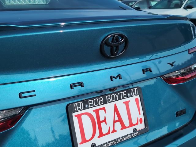 Used 2025 Toyota Camry SE image 31