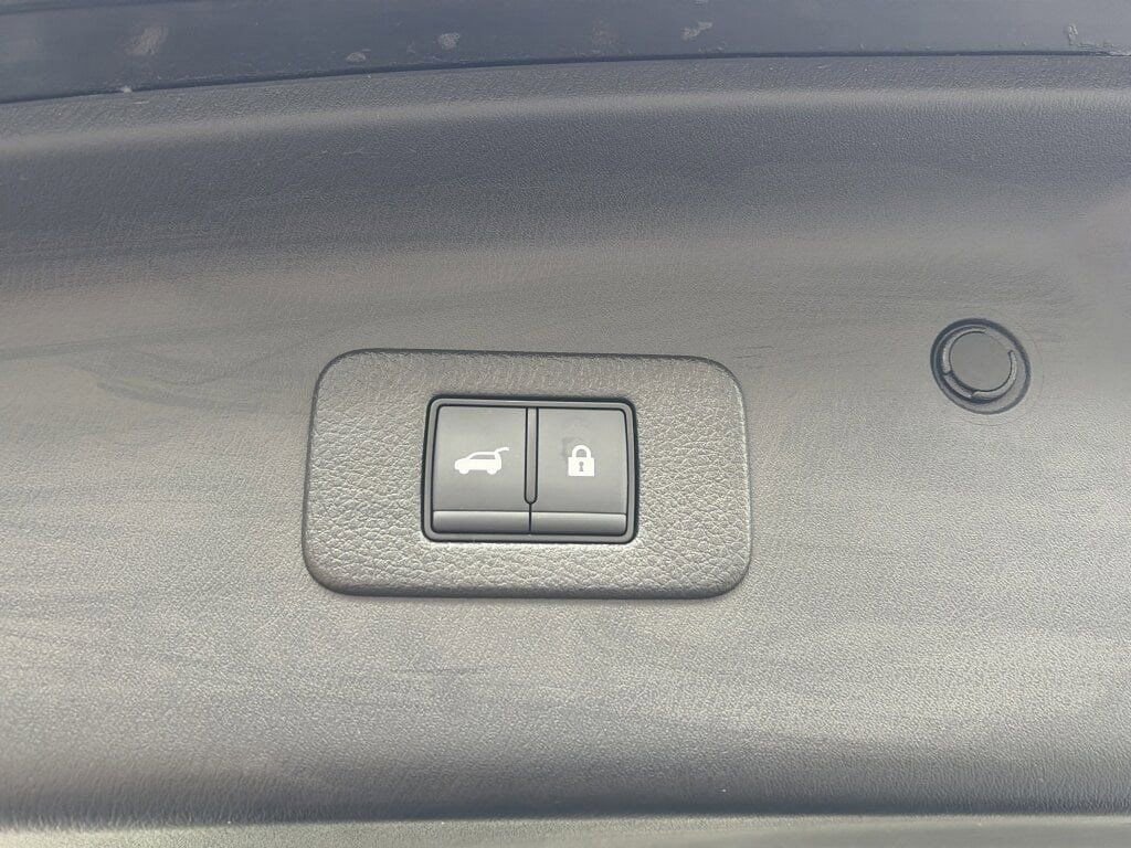 Certified 2024 Nissan Armada SL w/ Captain's Chairs Package image 13