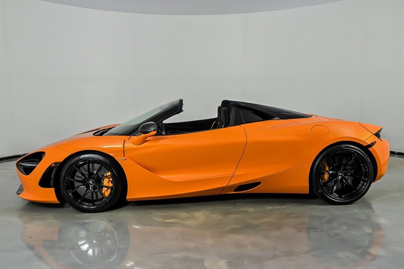 Used 2022 McLaren 720S Spider RWD image 8