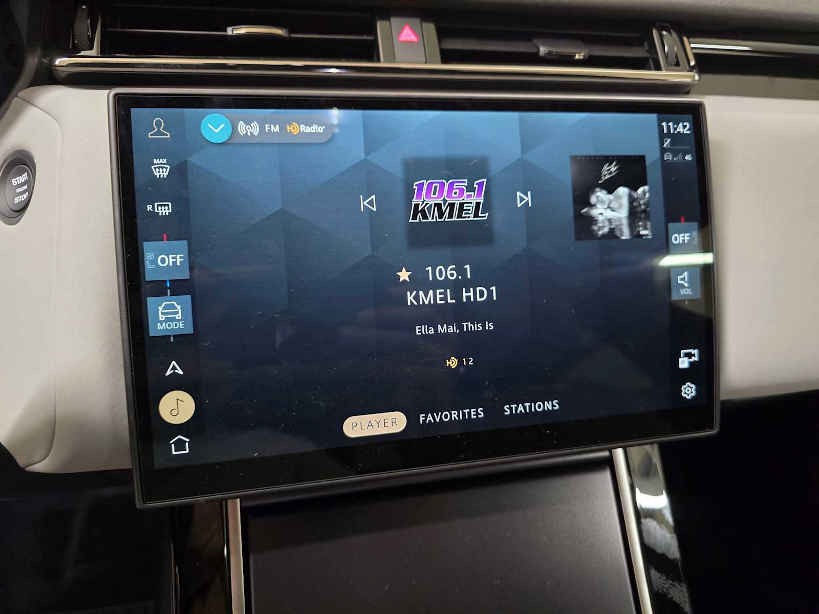 New 2026 Land Rover Range Rover Velar Dynamic SE image 31