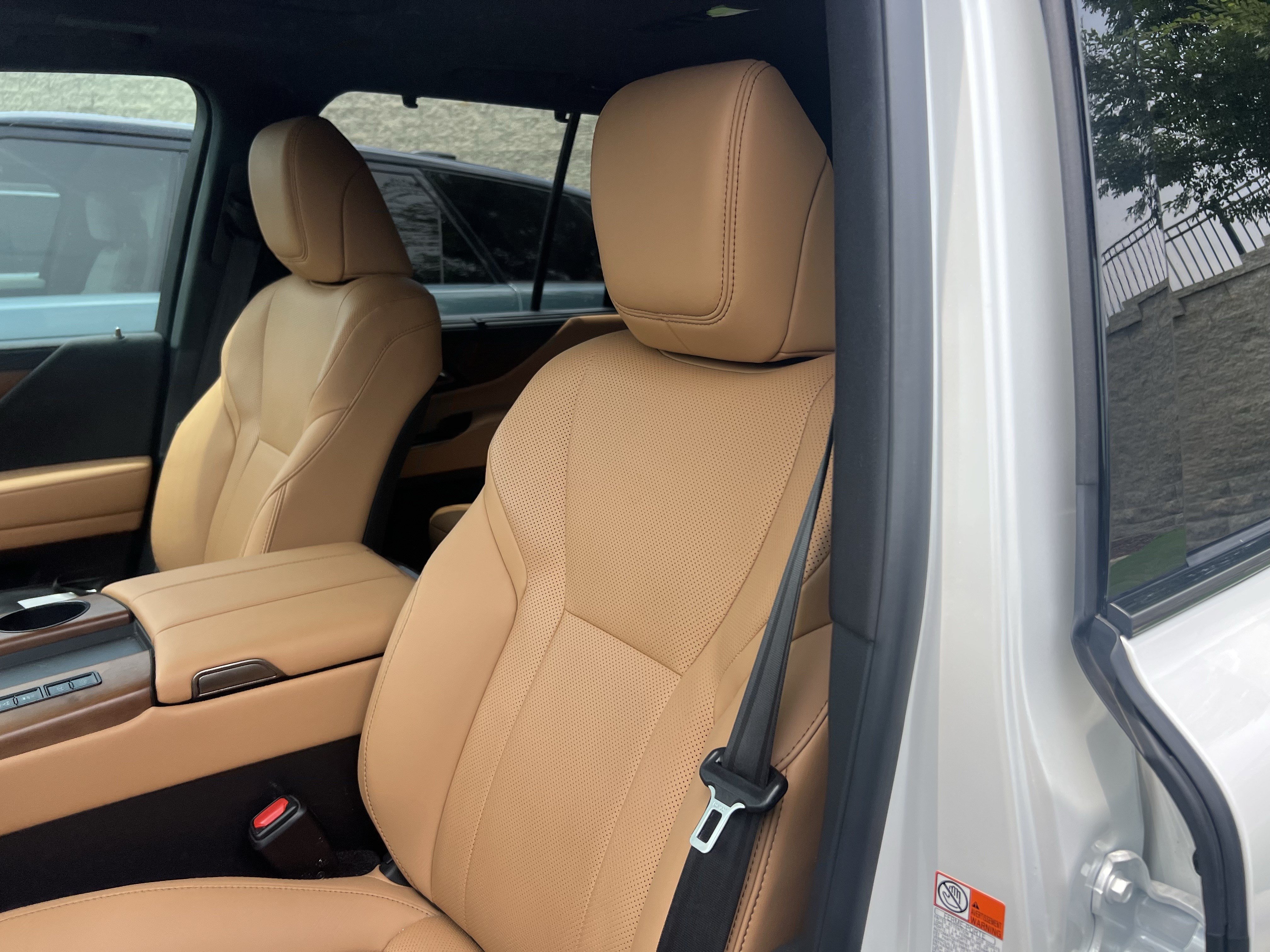 Used 2025 Lexus LX 700h Luxury w/ Appearance Package AWD/4WD image 17