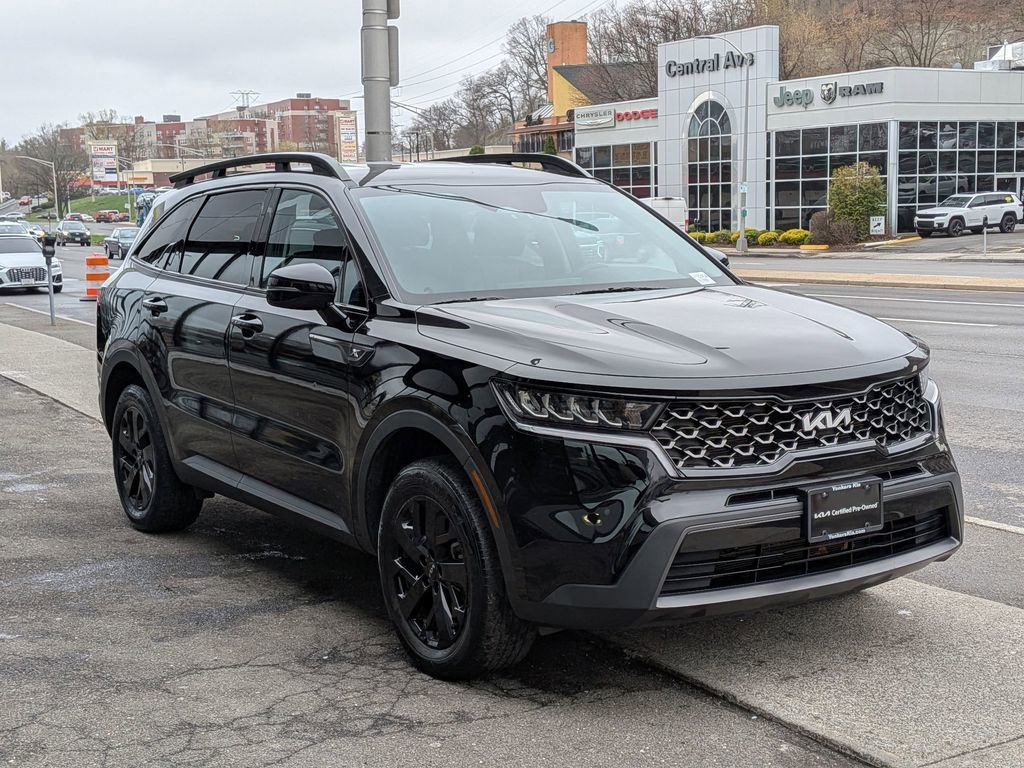 Used 2023 Kia Sorento S image 4