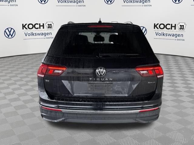 Used 2023 Volkswagen Tiguan SE w/ Panoramic Sunroof Package image 7