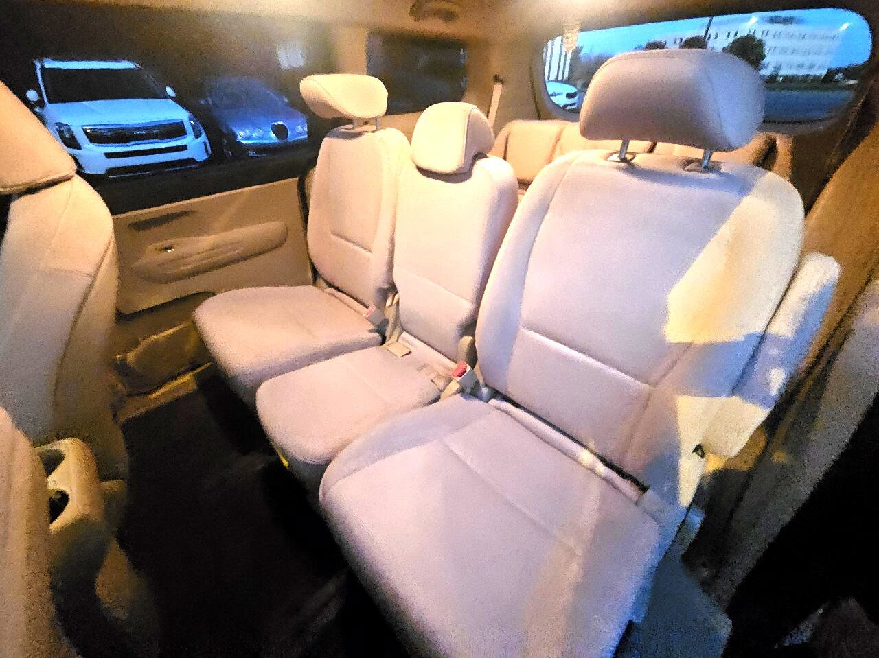 Used 2015 Kia Sedona LX w/ LX Convenience Package image 20