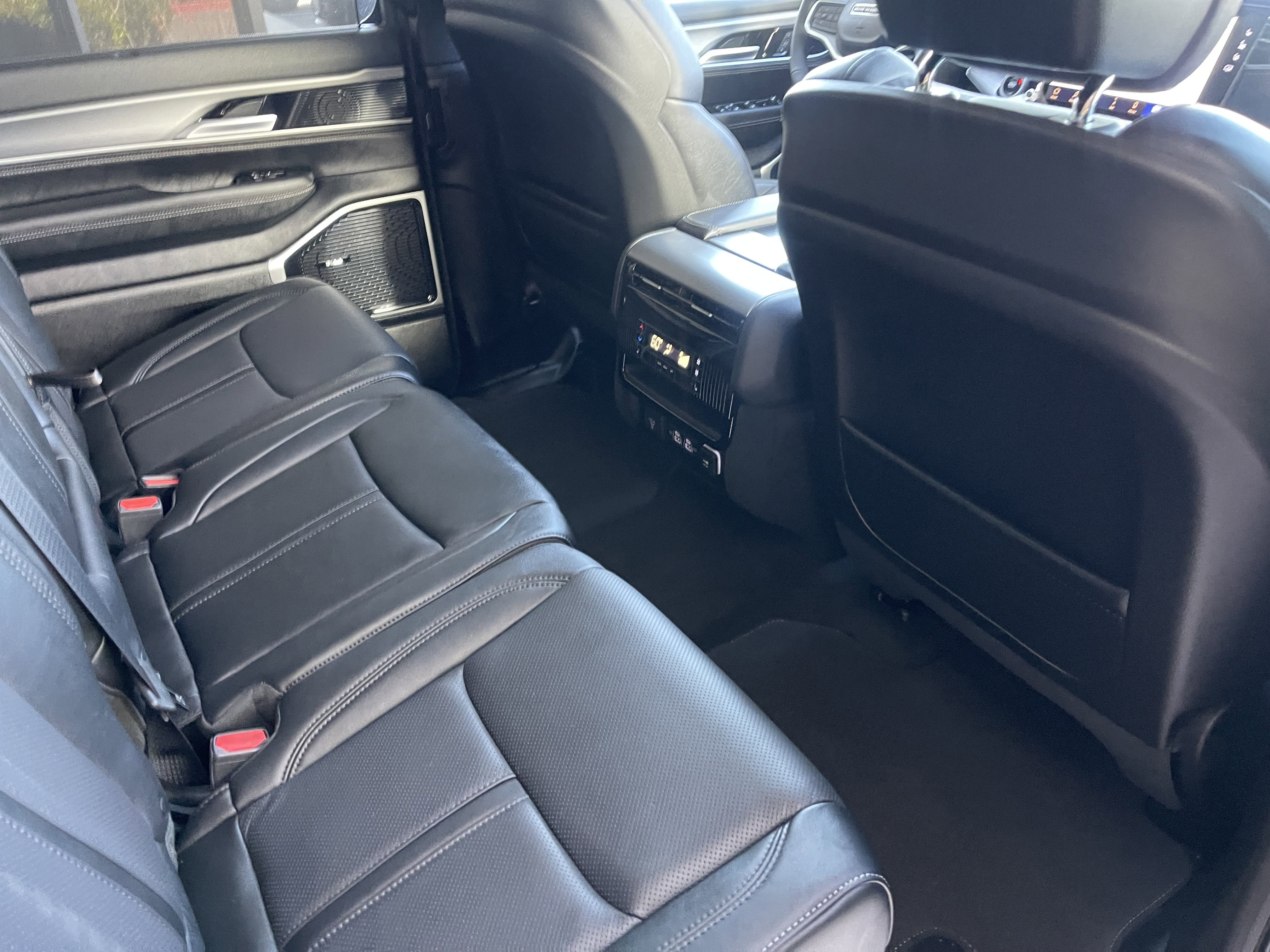 New 2026 Jeep Grand Wagoneer L Limited AWD/4WD image 28