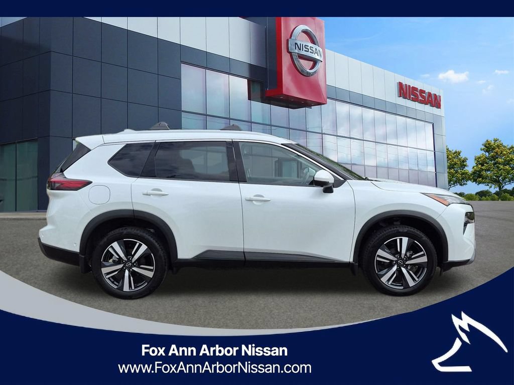 Used 2024 Nissan Rogue SL w/ SL Premium Package AWD/4WD image 6
