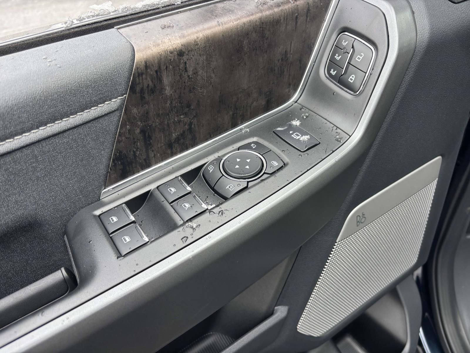 New 2025 Ford F250 Lariat w/ Lariat Ultimate Package image 13