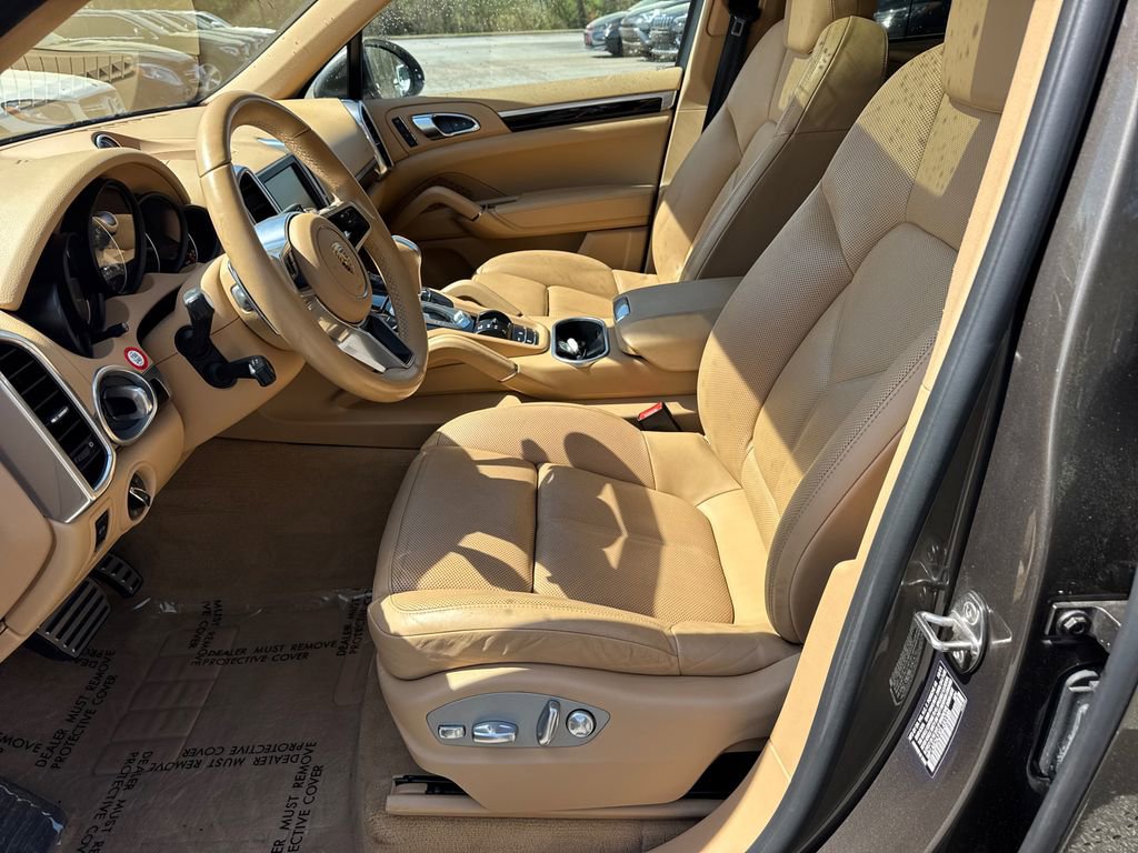 Used 2016 Porsche Cayenne S AWD/4WD image 9