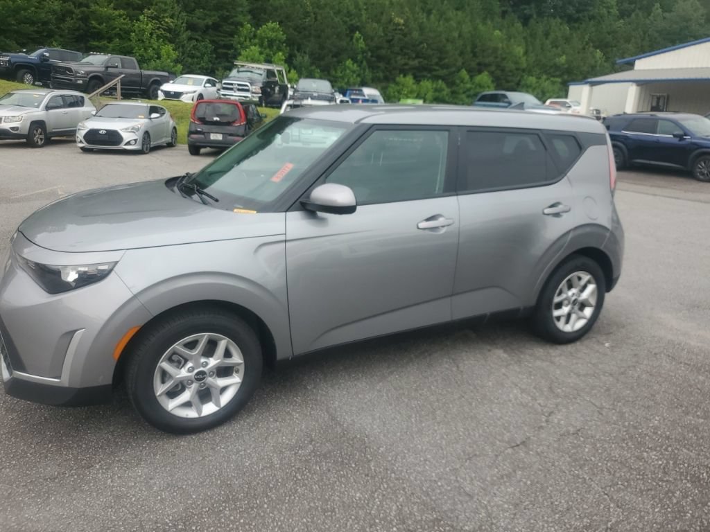 Used 2025 Kia Soul LX w/ LX Technology Package