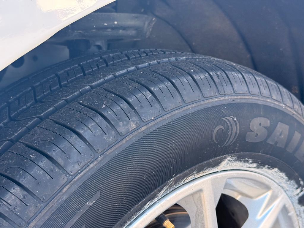 Used 2024 Chevrolet Equinox LT image 11