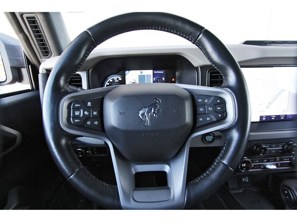 Used 2023 Ford Bronco Wildtrak image 14