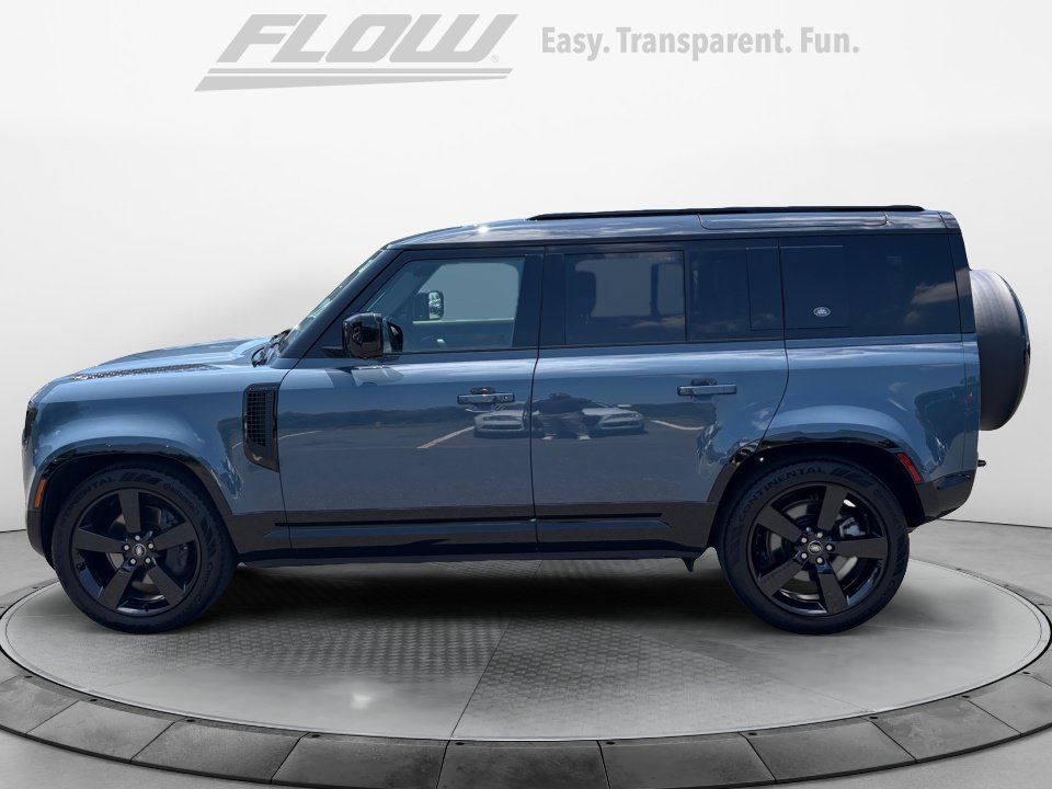 Used 2024 Land Rover Defender 110 X-Dynamic SE AWD/4WD image 5