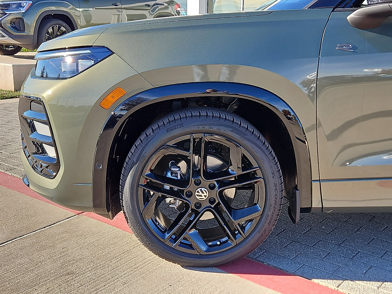 New 2026 Volkswagen Tiguan SE R-Line image 6