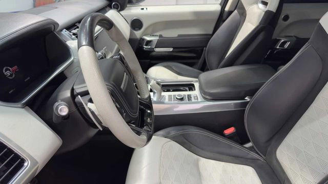 Used 2019 Land Rover Range Rover Sport SVR image 26