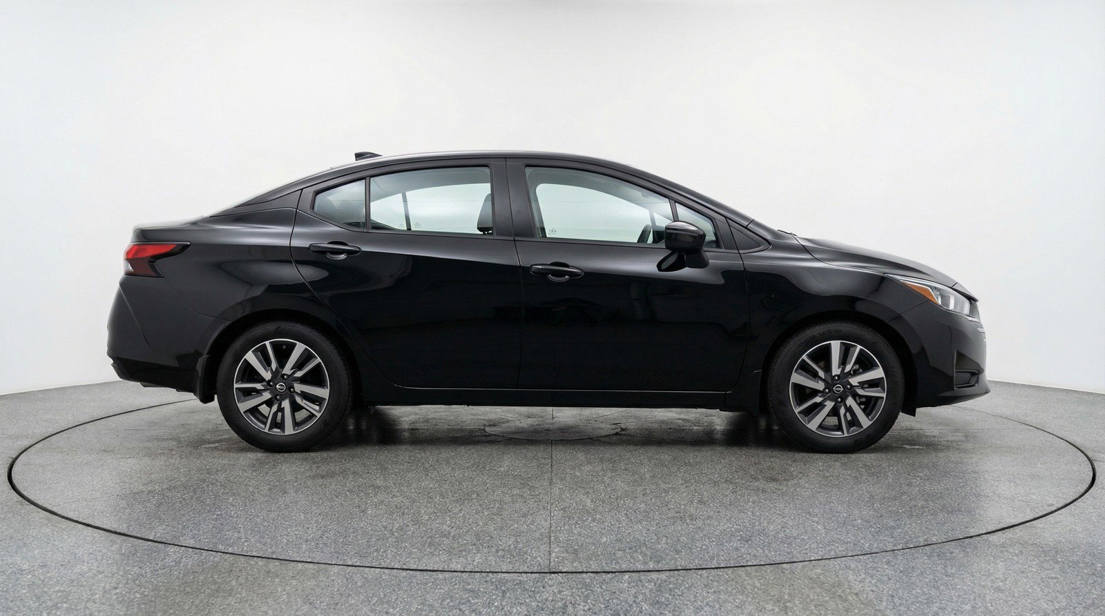 Used 2025 Nissan Versa SV FWD image 11