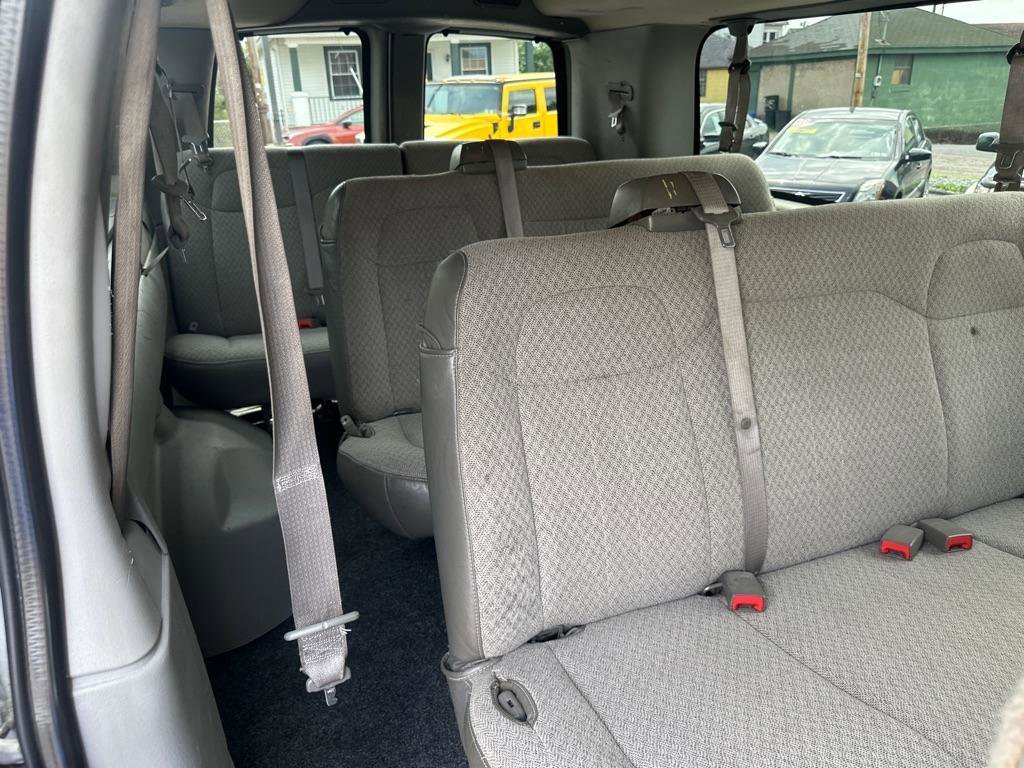Used 2015 Chevrolet Express 3500 LS image 26