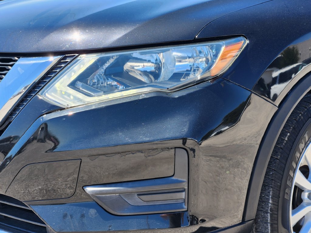 Used 2019 Nissan Rogue S w/ Special Edition Package FWD image 8