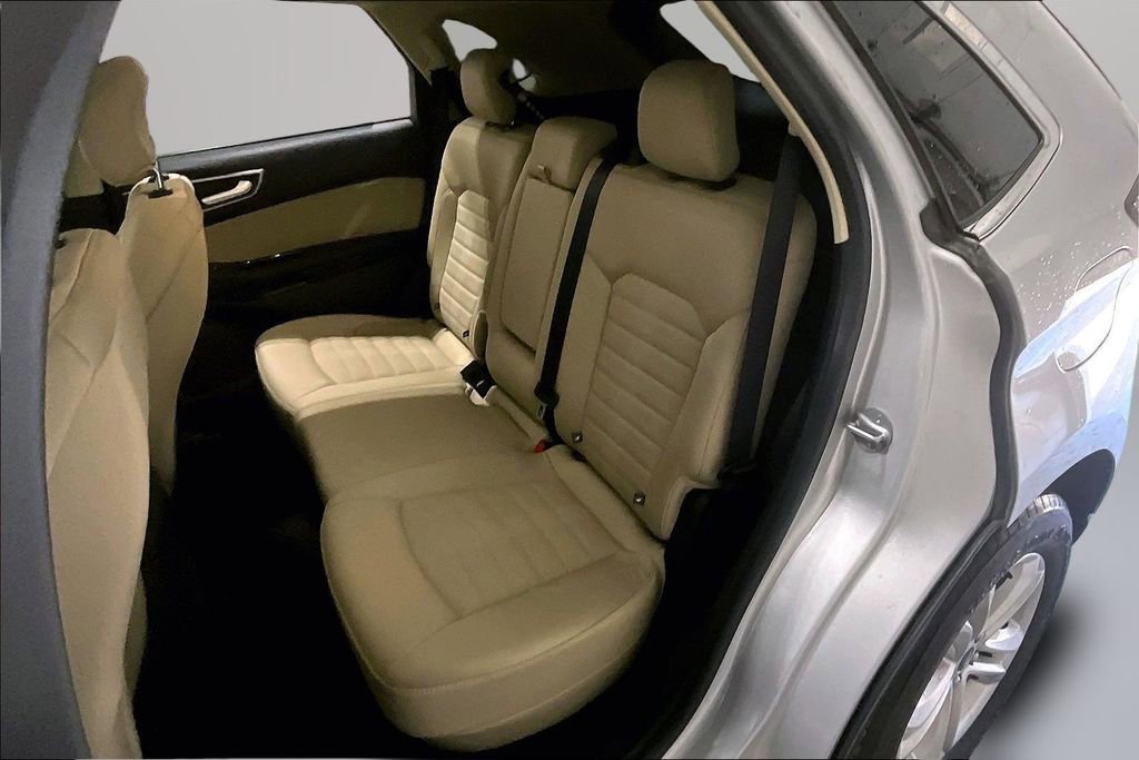 Used 2019 Ford Edge SEL AWD/4WD image 22