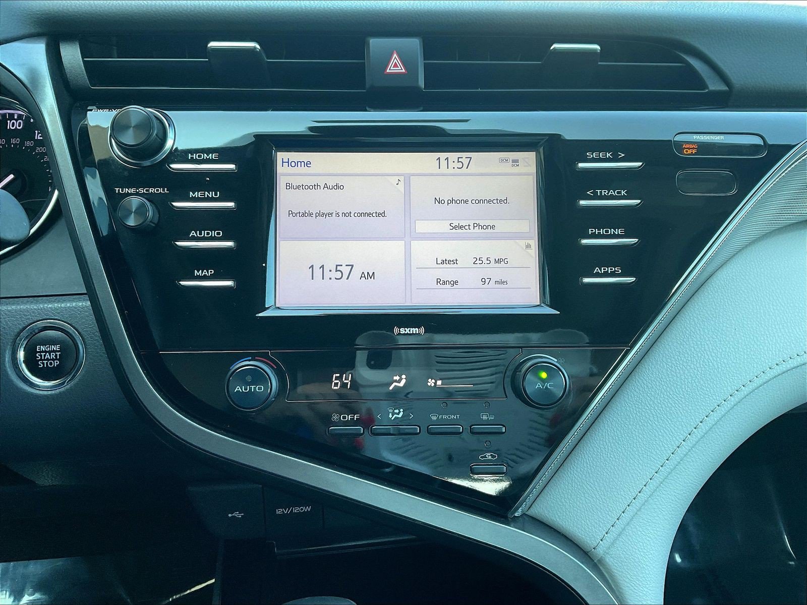 Used 2020 Toyota Camry SE w/ Convenience Package FWD image 15