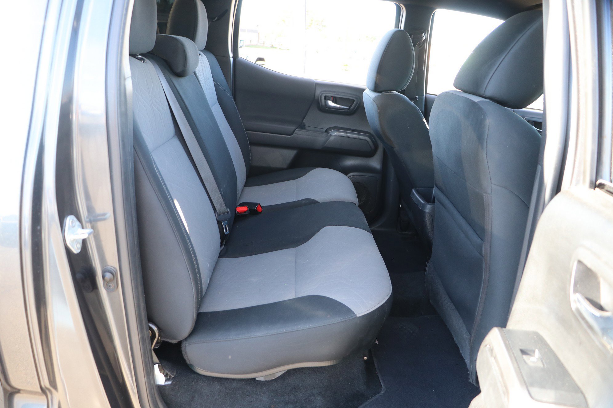 Used 2022 Toyota Tacoma TRD Off-Road image 29