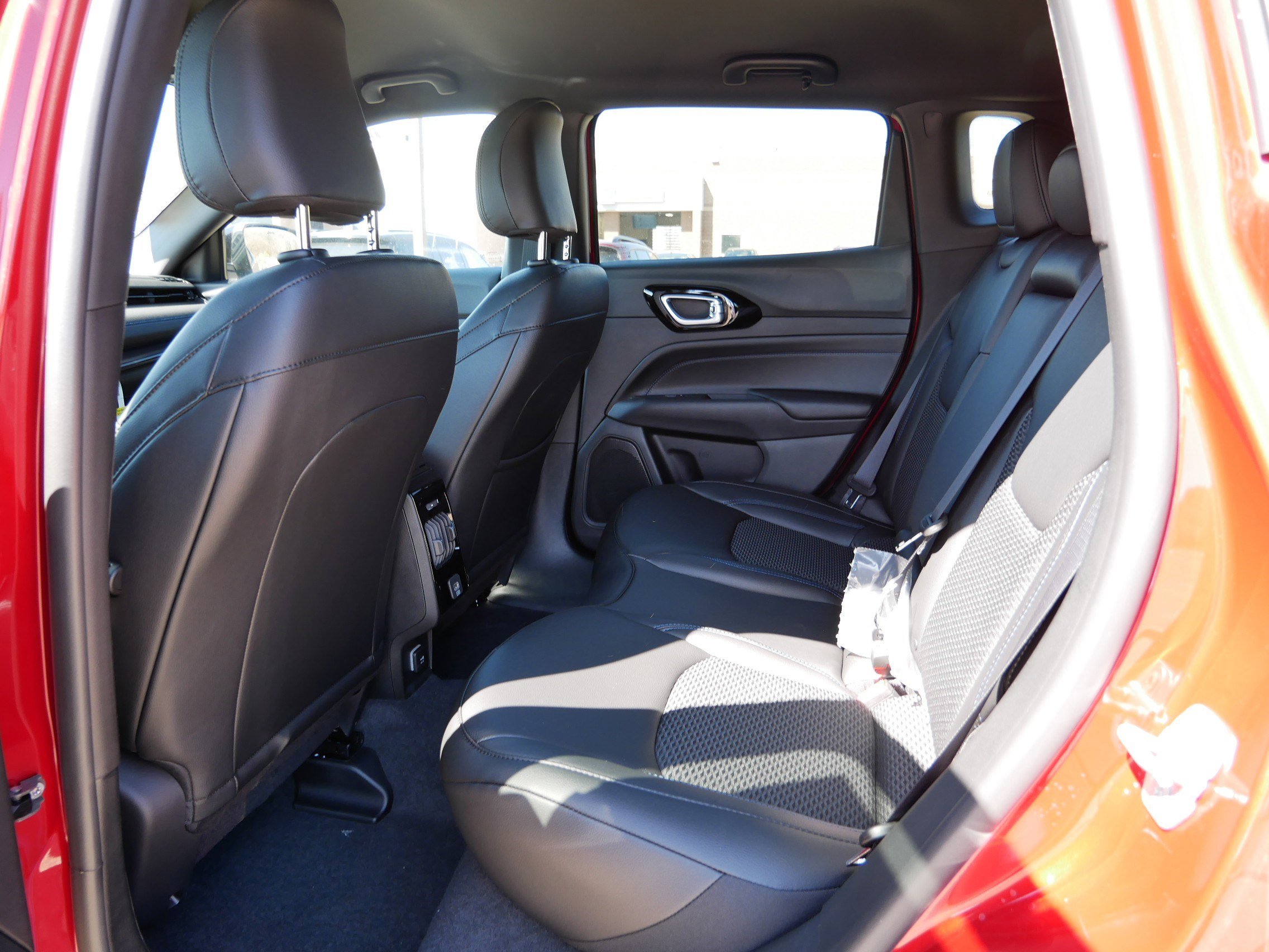 New 2026 Jeep Compass Latitude AWD/4WD image 8
