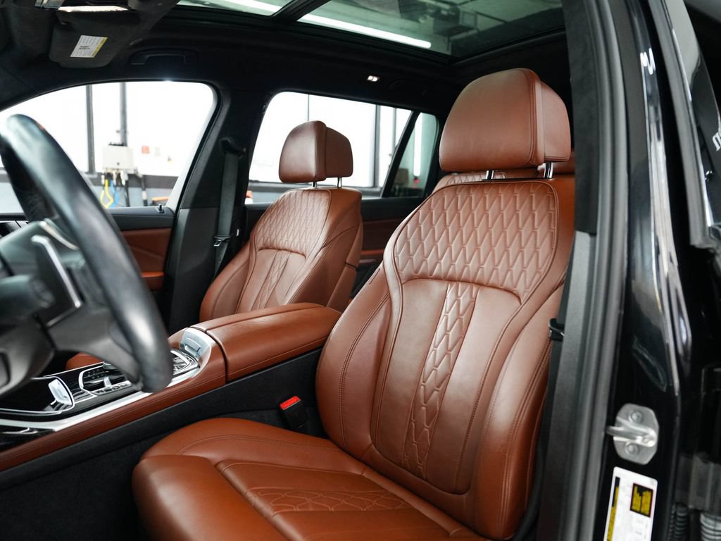 Used 2023 BMW X7 xDrive40i w/ M Sport Package AWD/4WD image 30