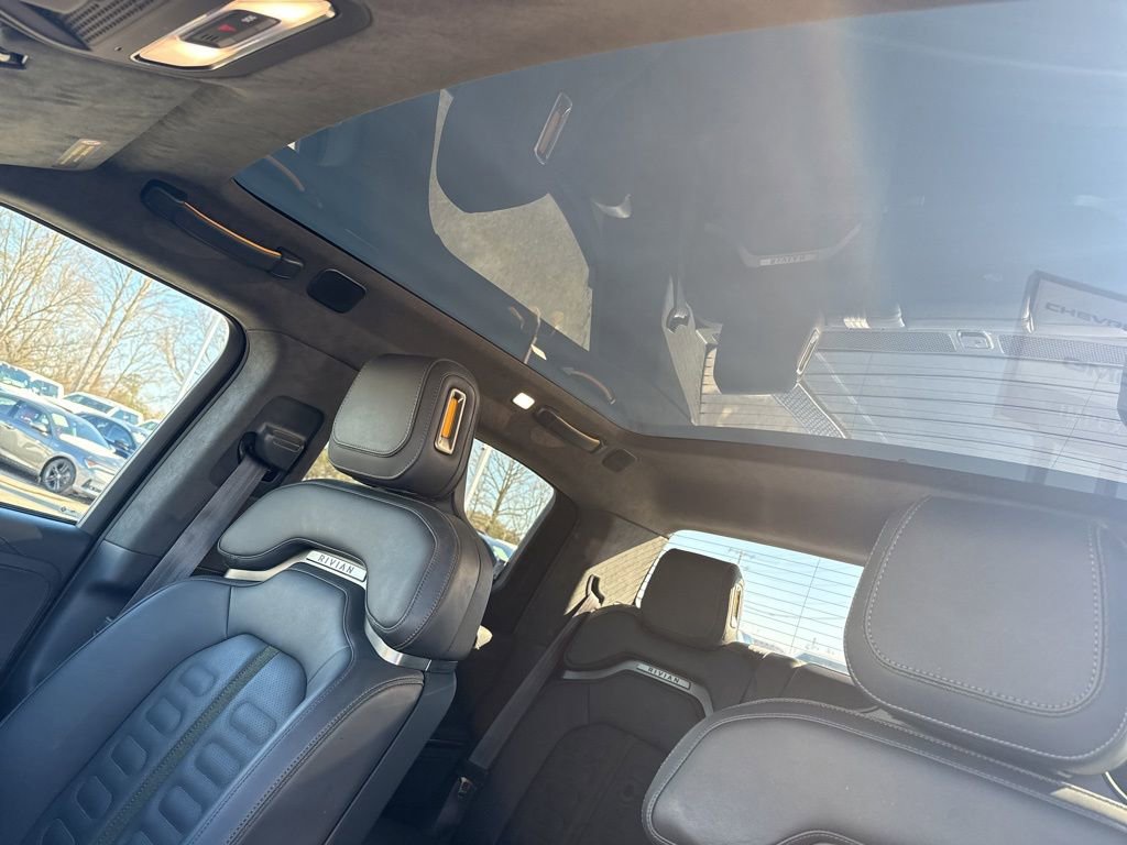 Used 2022 Rivian R1T Adventure image 10