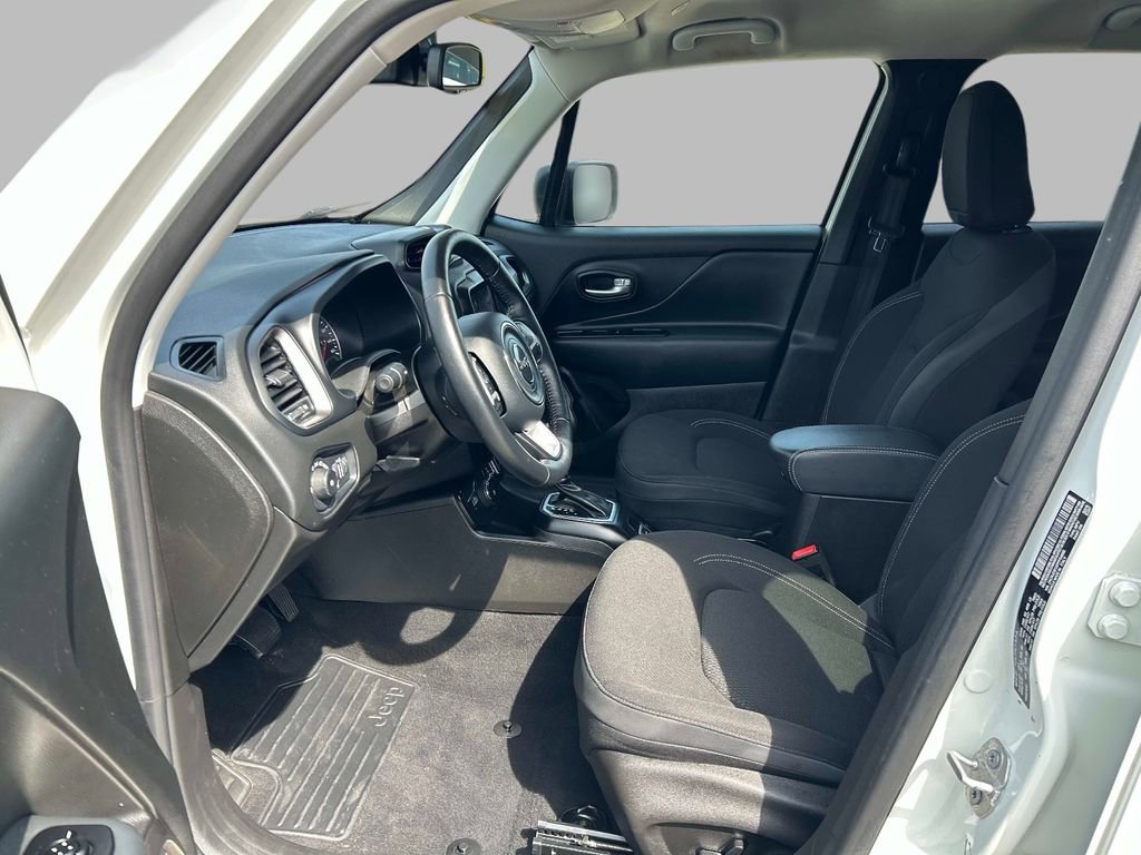 Certified 2023 Jeep Renegade Latitude w/ Premium Group image 12