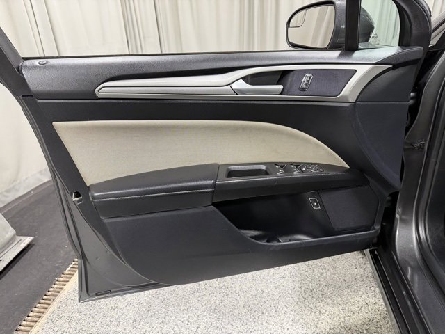 Used 2018 Ford Fusion S image 16