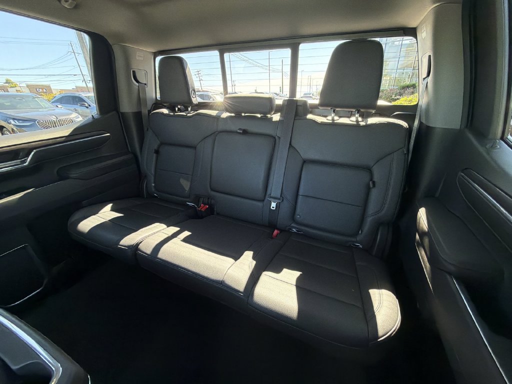 Used 2023 GMC Sierra 1500 SLT w/ SLT Premium Package AWD/4WD image 21