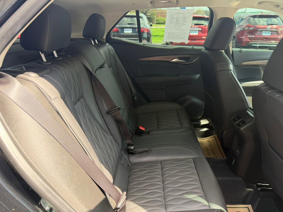 Used 2021 Buick Envision Avenir w/ Technology Package II image 29