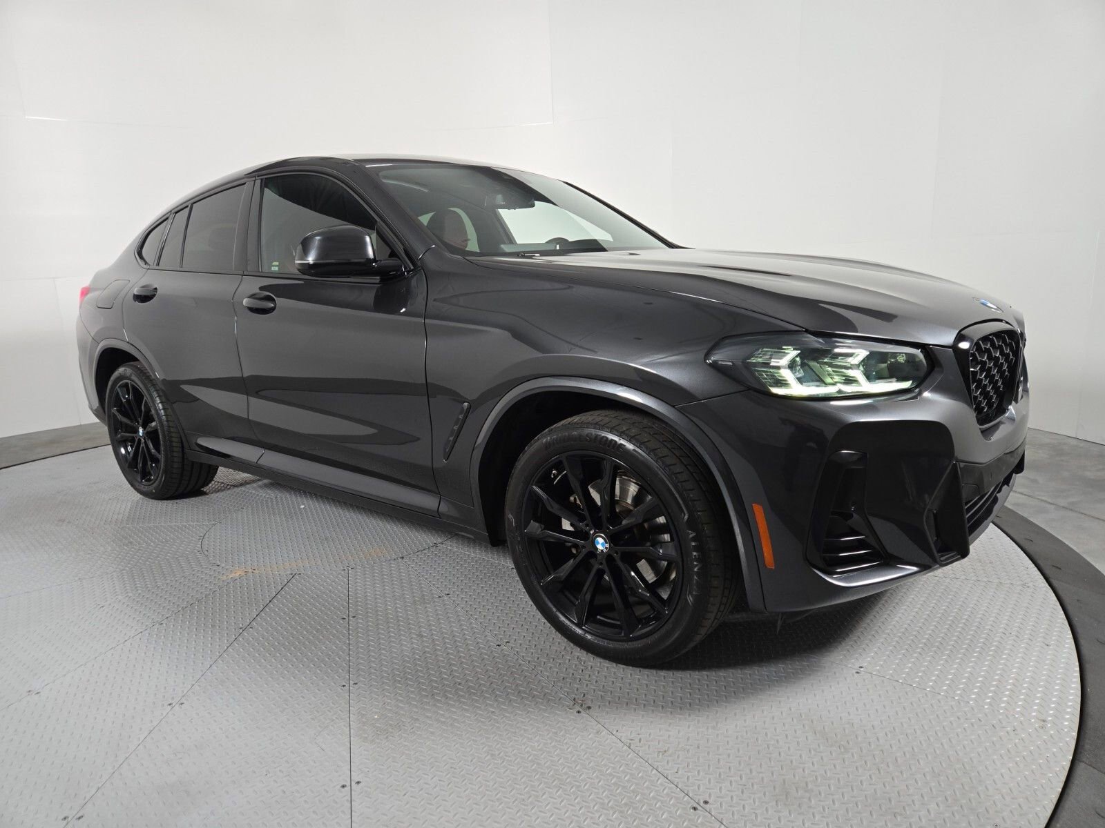 Used 2023 BMW X4 xDrive30i w/ M Sport Package image 16