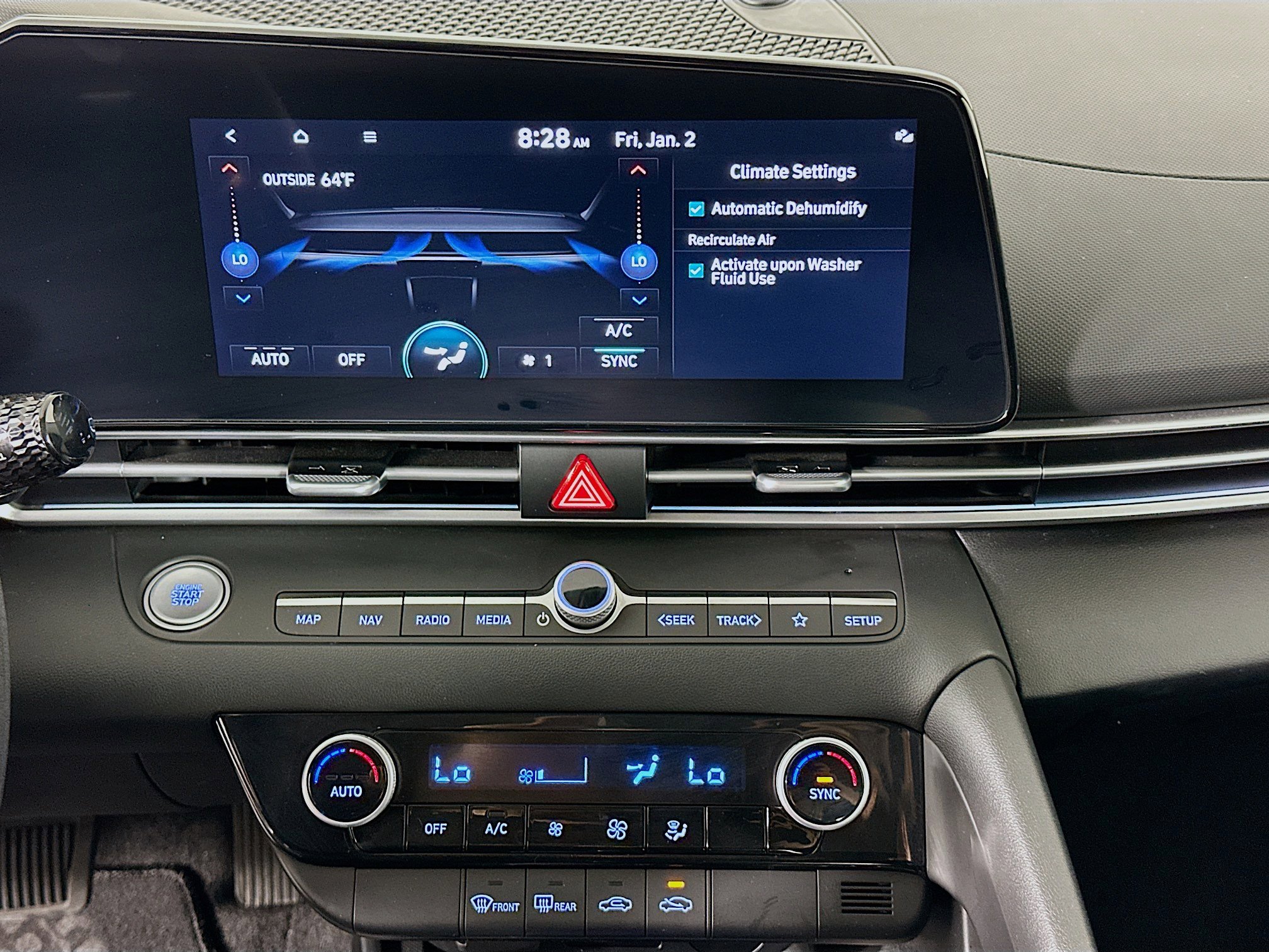 Used 2024 Hyundai Elantra SEL image 24