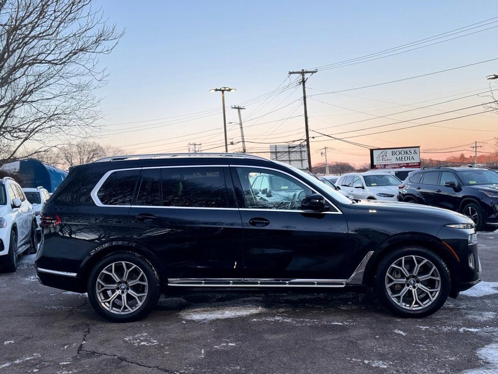 Used 2023 BMW X7 xDrive40i w/ Premium Package image 7