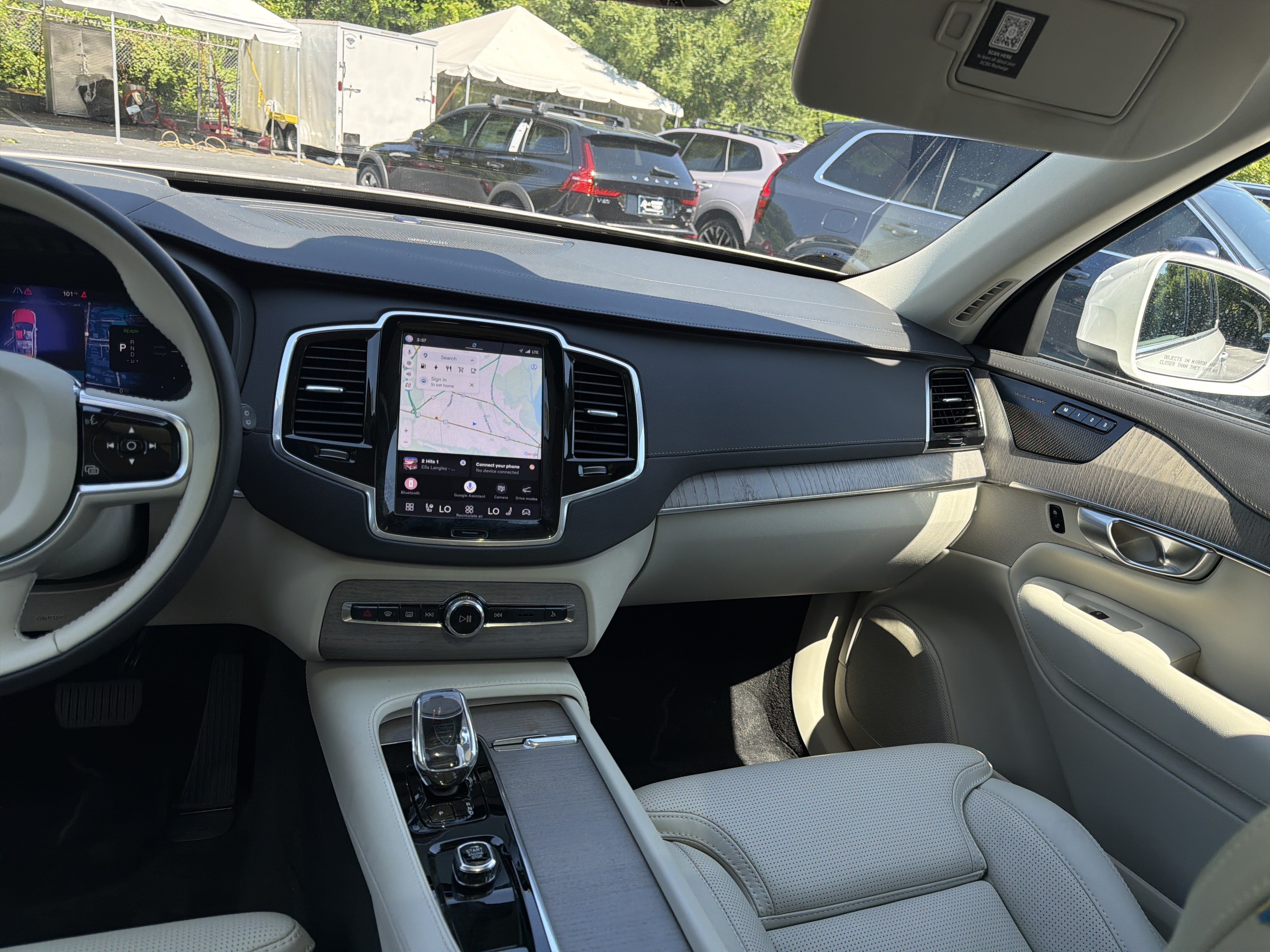 Certified 2024 Volvo XC90 T8 Ultimate w/ Protection Package Premier AWD/4WD image 31