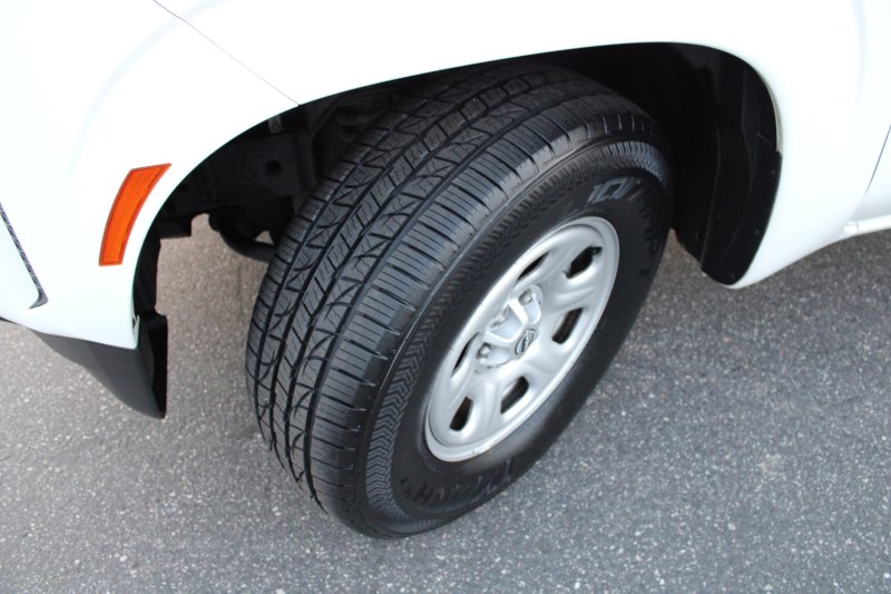 Used 2023 Nissan Frontier S image 17