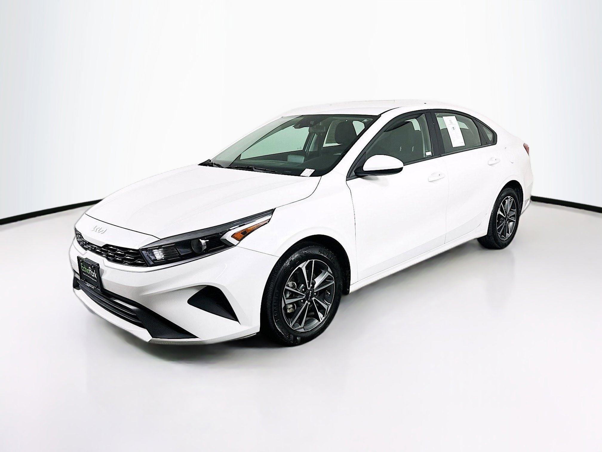 Used 2024 Kia Forte LXS image 3
