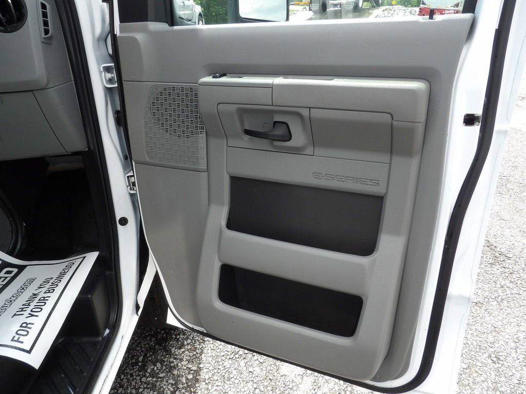 Used 2021 Ford E-350 and Econoline 350 Super Duty RWD image 22