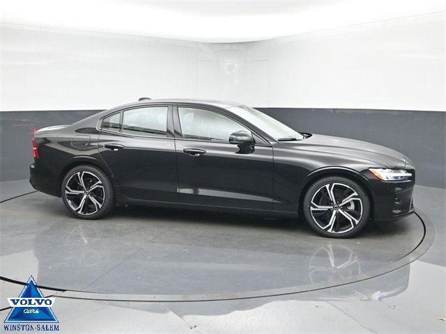 Used 2024 Volvo S60 B5 Plus image 1