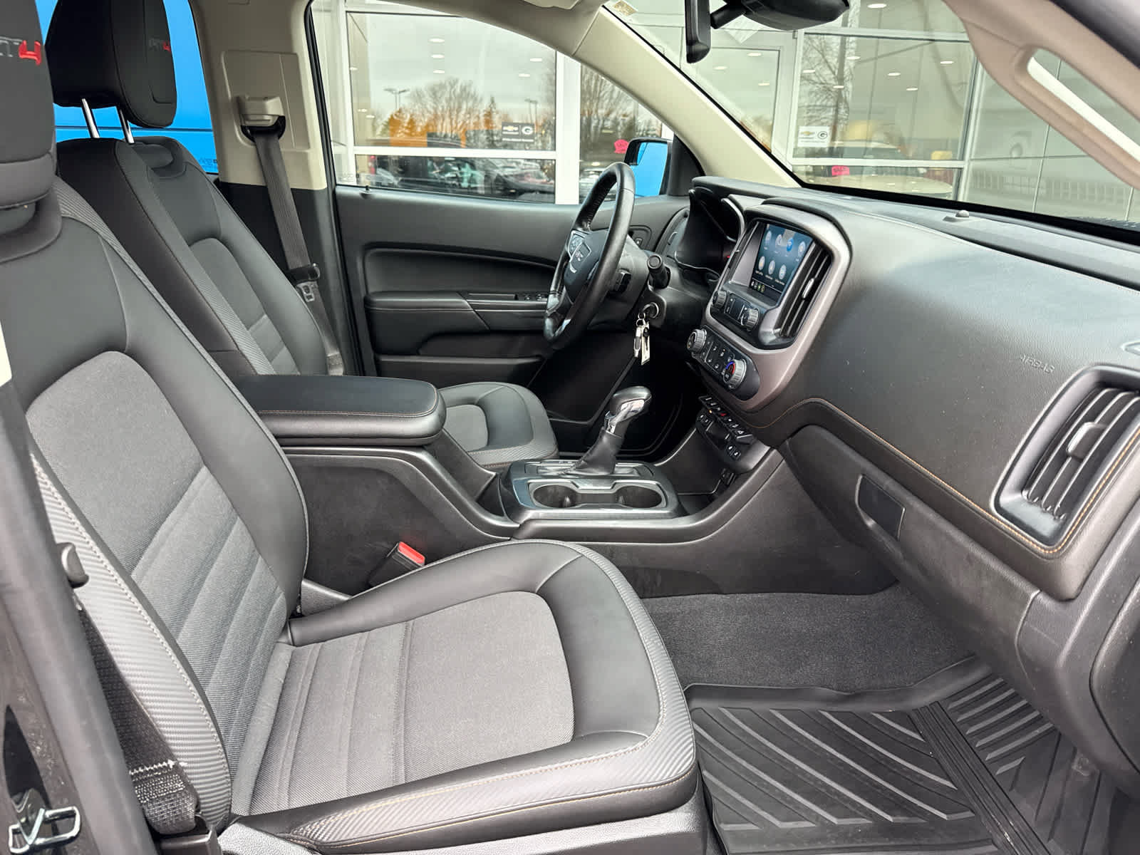 Used 2022 GMC Canyon AT4 w/ Driver Alert Package AWD/4WD image 4