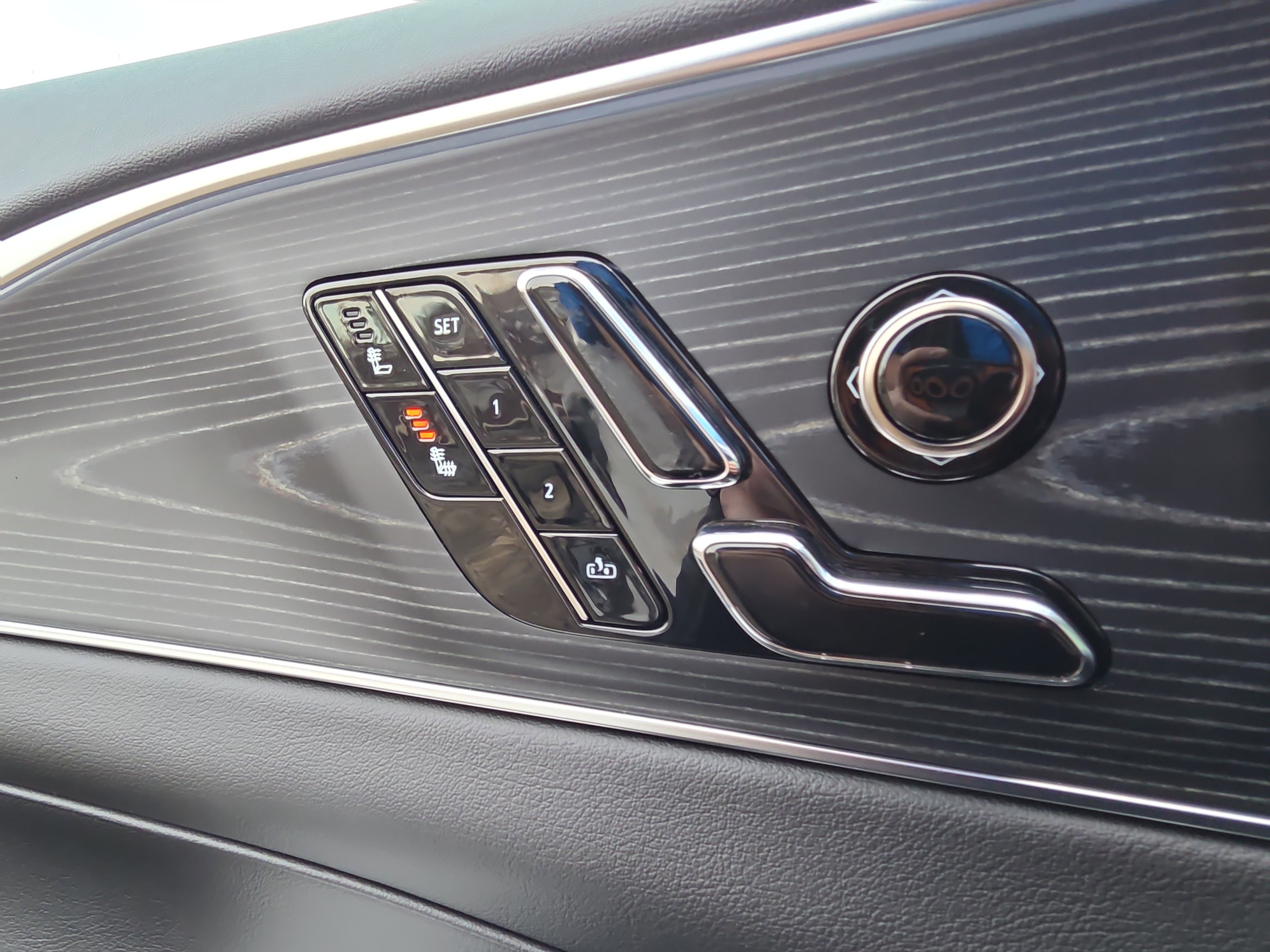 Used 2025 Cadillac Lyriq Sport image 17