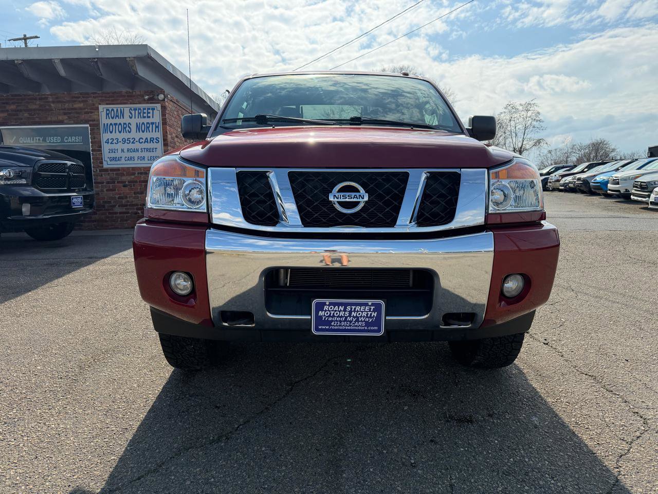 Used 2014 Nissan Titan SV w/ SV Value Truck Package image 8