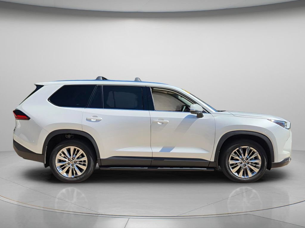 Used 2025 Toyota Grand Highlander AWD image 8