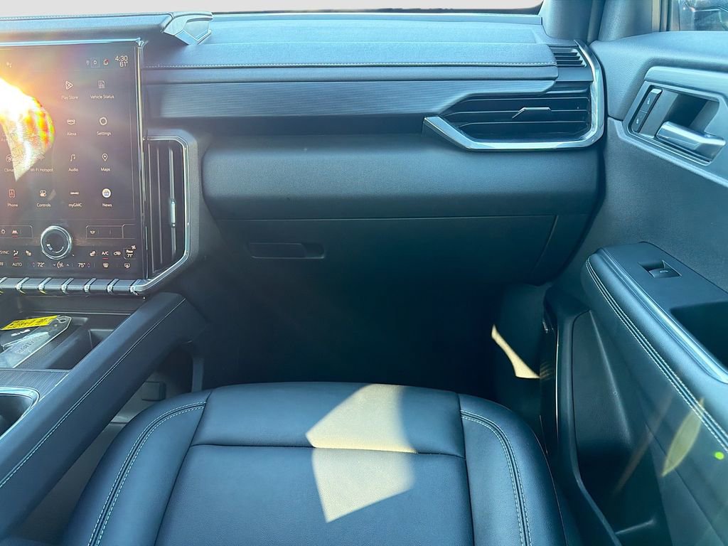 Used 2024 GMC Acadia Elevation image 18