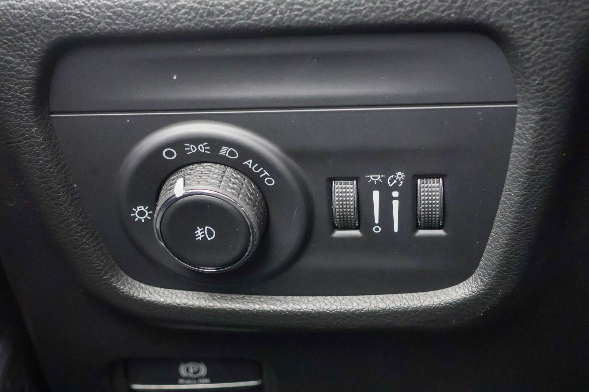 New 2026 Jeep Grand Cherokee L Limited AWD/4WD image 36