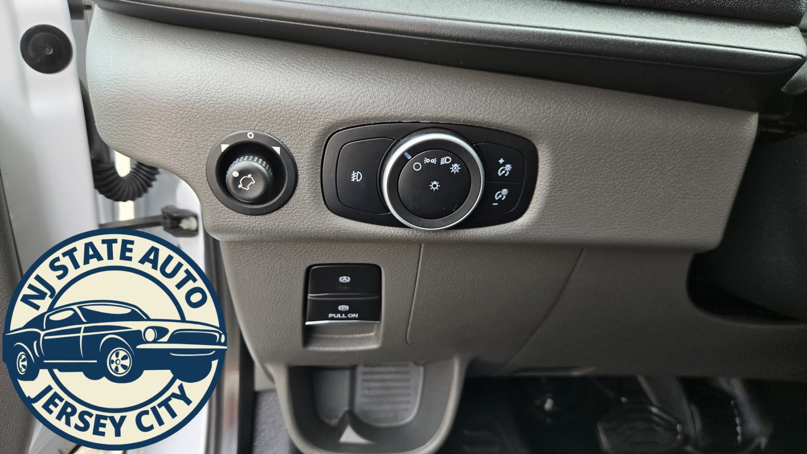 Used 2023 Ford Transit 250 Low Roof w/ Exterior Upgrade Package image 15