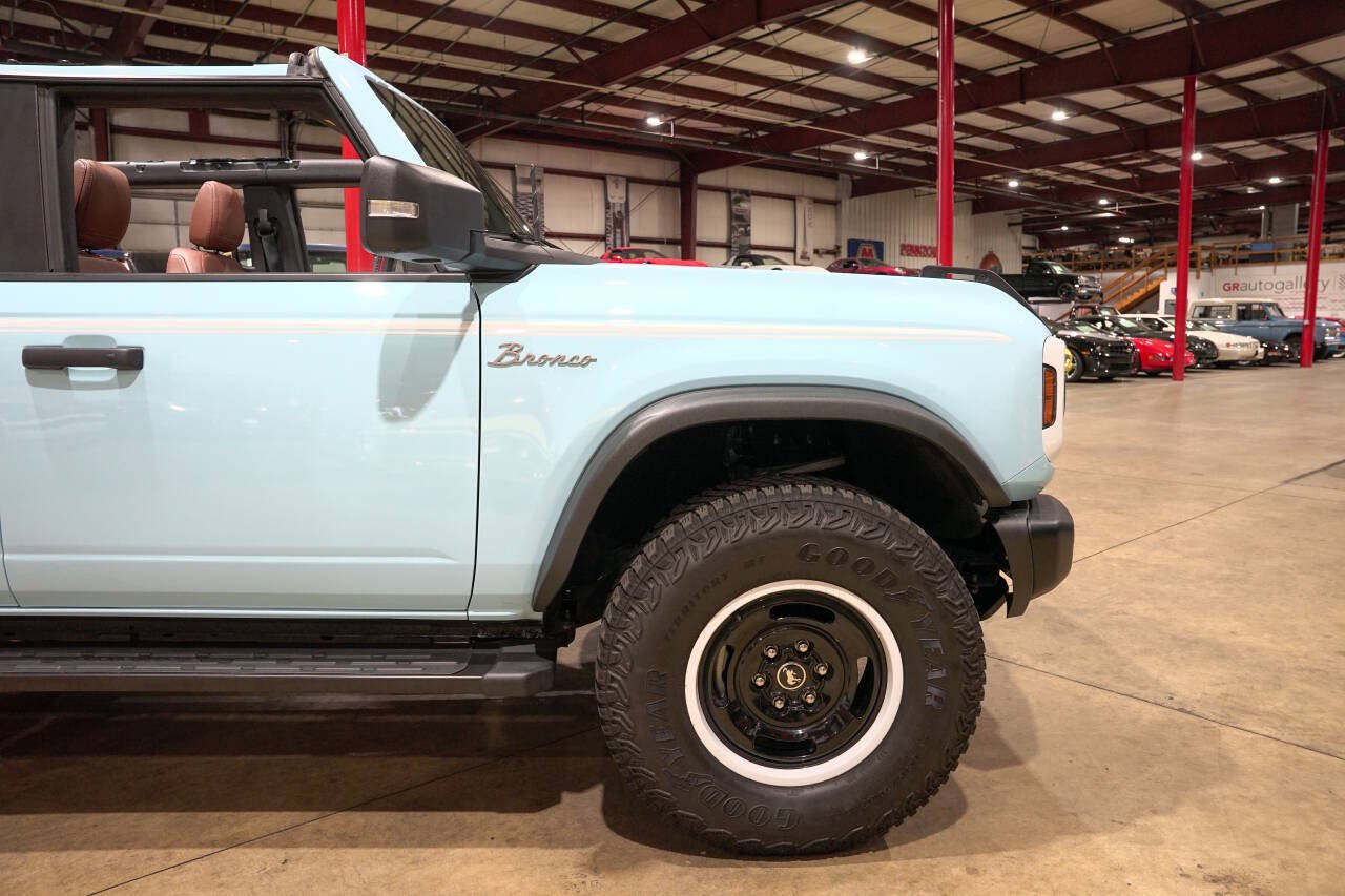 Used 2023 Ford Bronco Heritage Edition AWD/4WD image 11