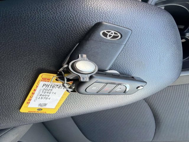Certified 2025 Toyota RAV4 LE AWD/4WD image 30